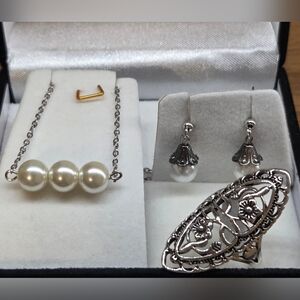 Pearl Set Harriet Avenue & Moda Jewelry NWT
